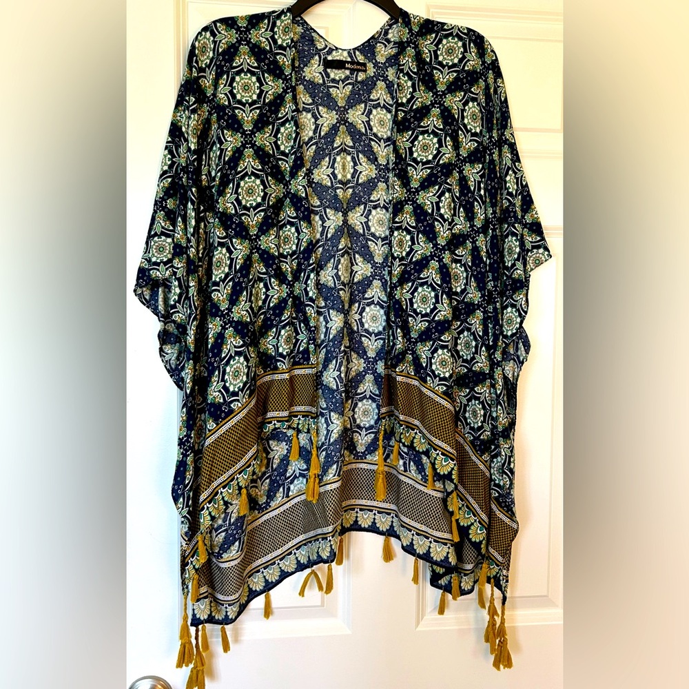 Modena lightweight kimono.